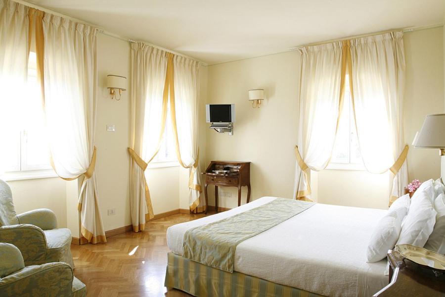La Vittoria Boutique Hotel Гарда Номер фото